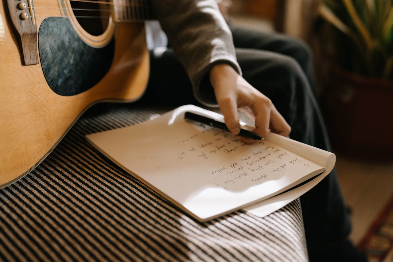 The Art of Drawing Readers In: Your attractive post title goes here The Art of Drawing Readers In: Your attractive post title goes here